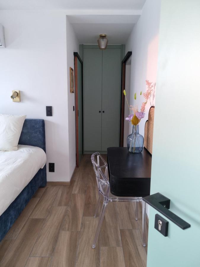 Cerf, Ouvre-Moi B&B Рошфор Экстерьер фото